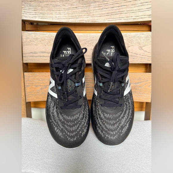 NEW BALANCE Fresh Foam More v2 size 9.5 for women - Picture 2 of 11